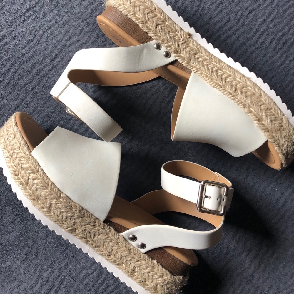 Platform sandals